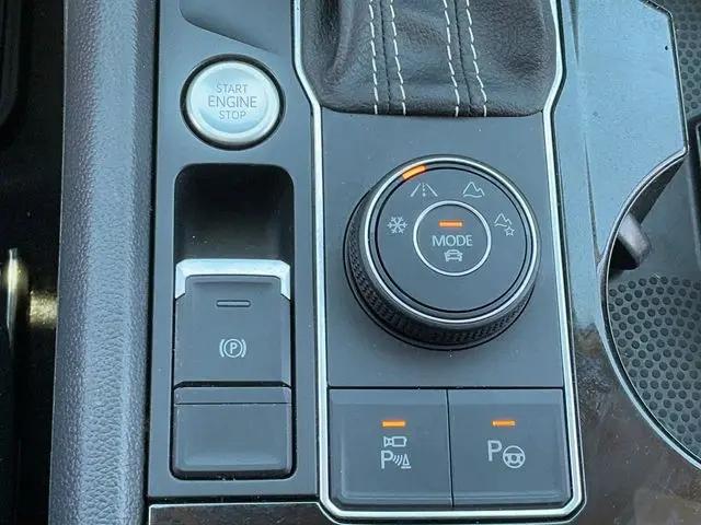 2023 Volkswagen Atlas 3.6L V6 SEL Premium R-Line