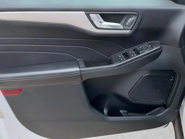 2021 Ford Escape SE Hybrid