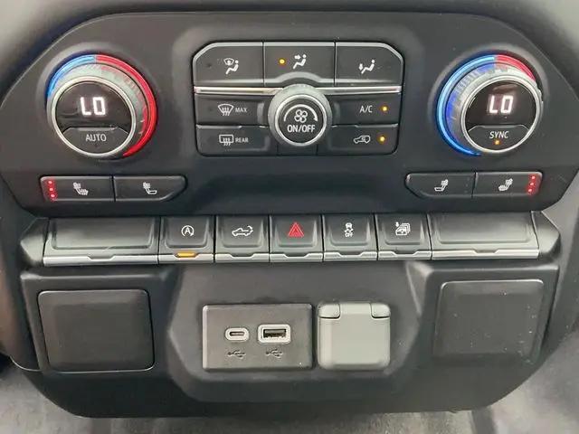 2020 Chevrolet Silverado 1500 2WD Crew Cab Short Bed RST