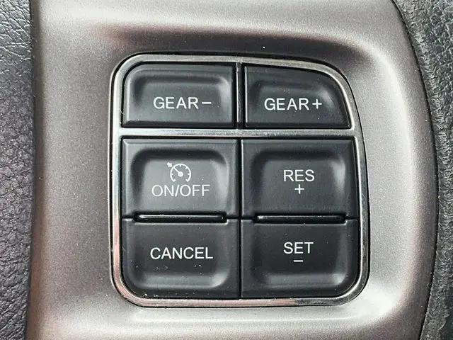 2023 Ram 1500 Classic SLT Crew Cab 4x4 5'7" Box