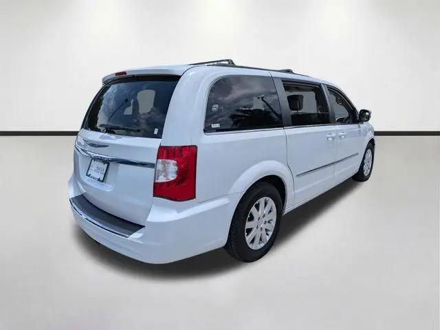 2015 Chrysler Town & Country Touring