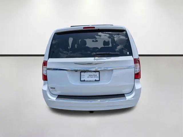 2015 Chrysler Town & Country Touring