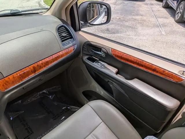2015 Chrysler Town & Country Touring