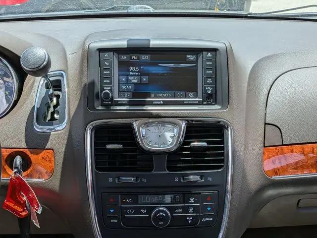 2015 Chrysler Town & Country Touring