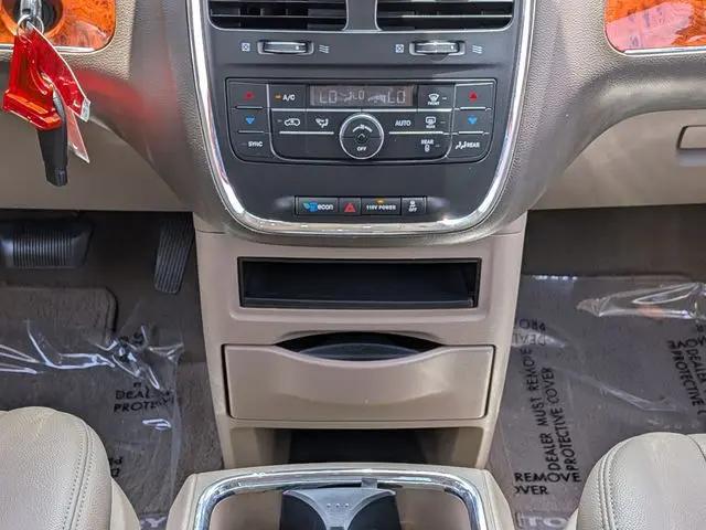 2015 Chrysler Town & Country Touring