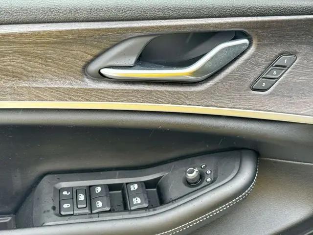 2025 Jeep Grand Cherokee L Limited 4x4