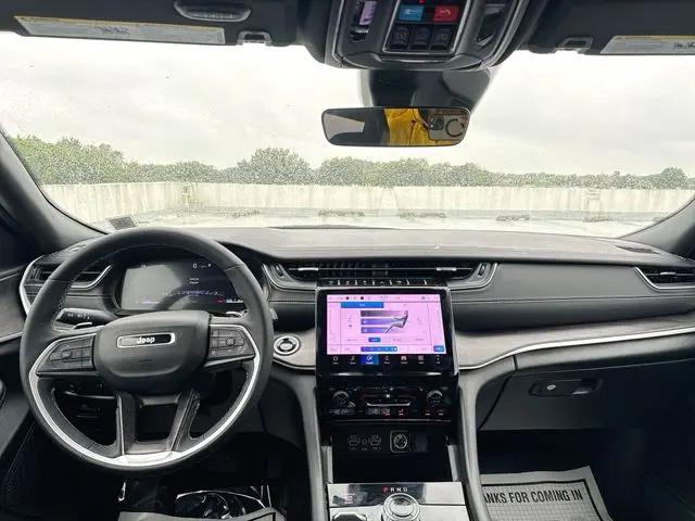 2025 Jeep Grand Cherokee L Limited 4x4