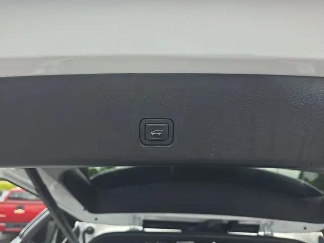 2023 Chevrolet Traverse FWD LT Cloth