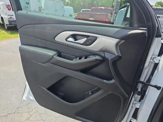 2023 Chevrolet Traverse FWD LT Cloth