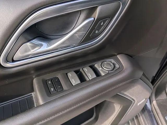 2024 Chevrolet Suburban 2WD LT