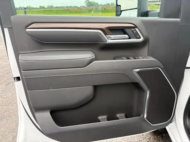 2026 Chevrolet Silverado 2500HD Crew Cab, Standard Bed, LT, 4WD
