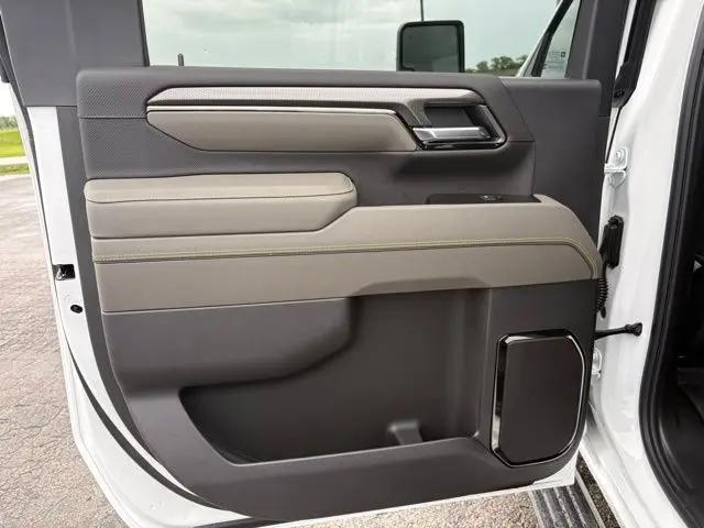 2026 Chevrolet Silverado 2500HD Crew Cab, Standard Bed, XR2, 4WD