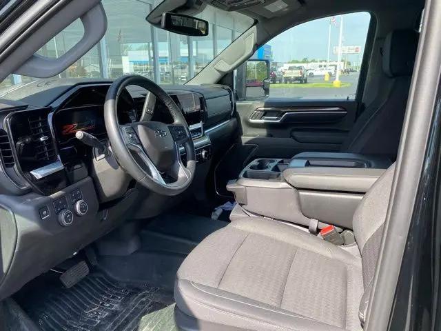 2025 Chevrolet Silverado 3500HD 4WD Crew Cab Long Bed LT
