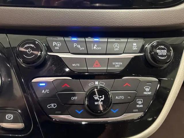 2020 Chrysler Pacifica Touring L Plus