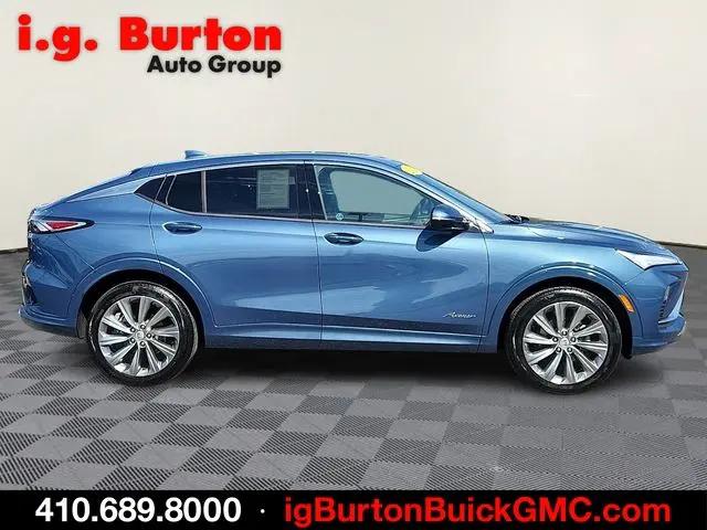 2025 Buick NV Avenir FWD