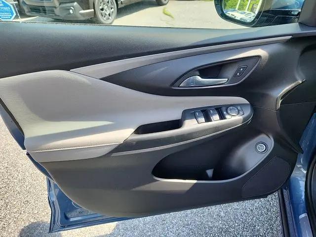 2025 Buick NV Avenir FWD