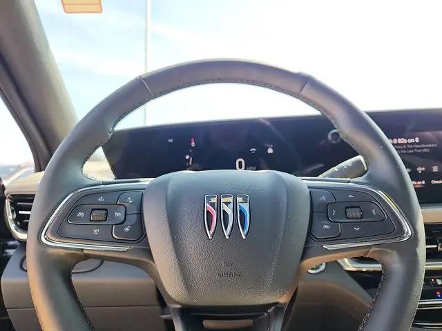 2025 Buick NV Avenir FWD