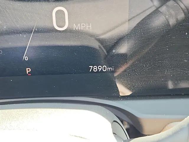 2025 Buick NV Avenir FWD