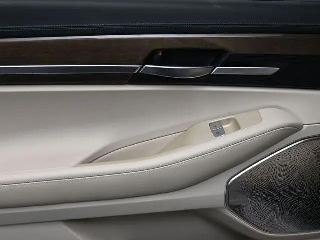 2018 Genesis G90 3.3T Premium
