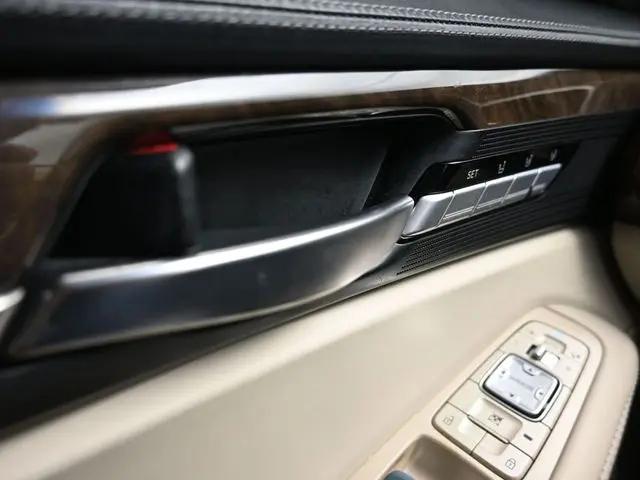 2018 Genesis G90 3.3T Premium