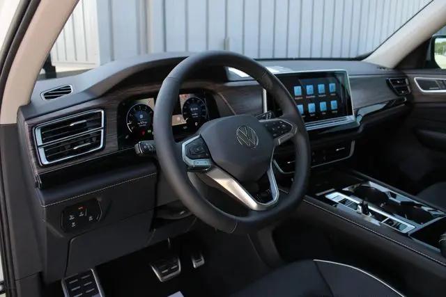 2026 Volkswagen Atlas SEL Premium R-Line
