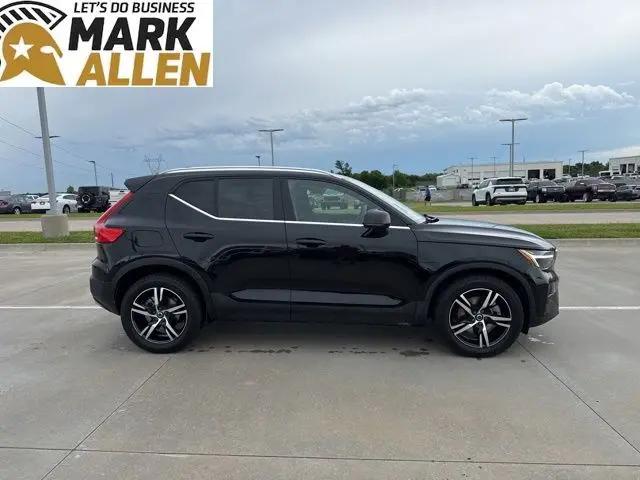 2023 Volvo XC40 B5 Plus Bright Theme