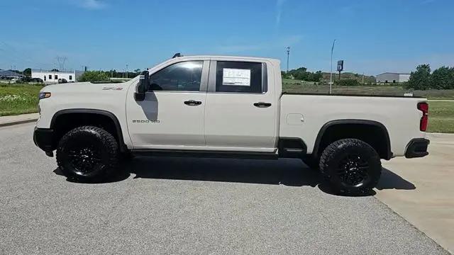 2026 Chevrolet Silverado 2500HD Crew Cab, Standard Bed, XR2, 4WD