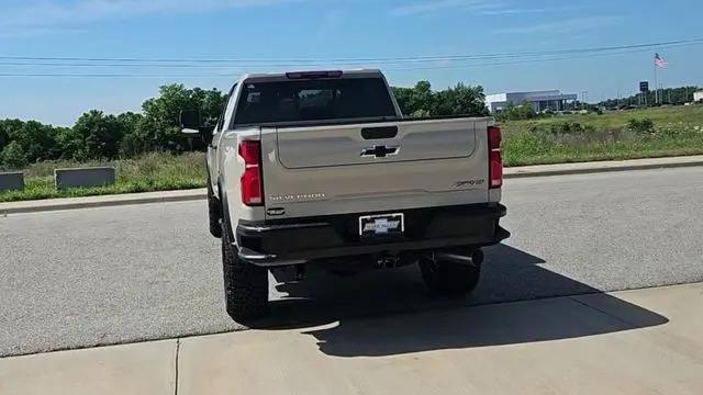 2026 Chevrolet Silverado 2500HD Crew Cab, Standard Bed, XR2, 4WD