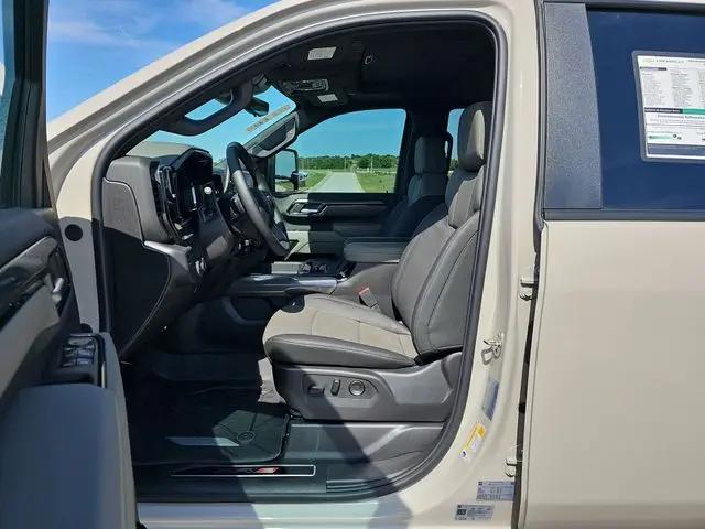2026 Chevrolet Silverado 2500HD Crew Cab, Standard Bed, XR2, 4WD