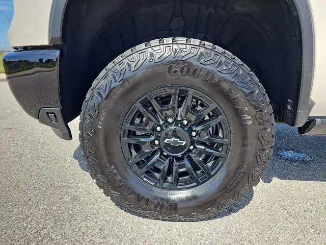 2026 Chevrolet Silverado 2500HD Crew Cab, Standard Bed, XR2, 4WD