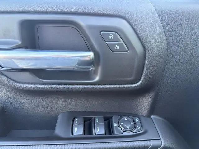 2026 Chevrolet Silverado 1500 4WD Crew Cab Short Bed Custom Trail Boss