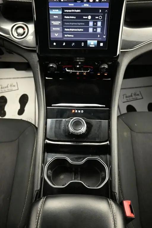 2022 Jeep Grand Cherokee L Laredo 4x4