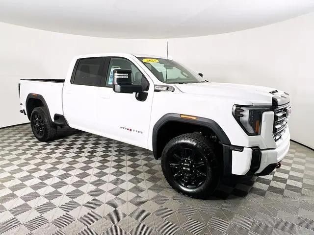 2025 GMC Sierra 2500HD 4WD Crew Cab Standard Bed AT4 for sale in Selma, CA