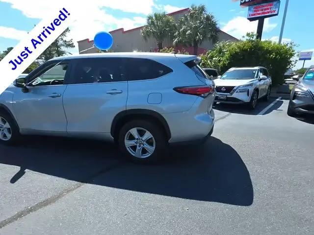 2023 Toyota Highlander LE