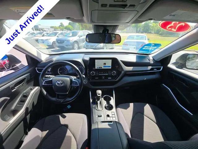 2023 Toyota Highlander LE