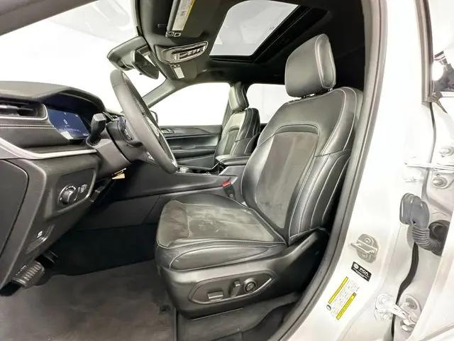 2023 Jeep Grand Cherokee L Altitude 4x4