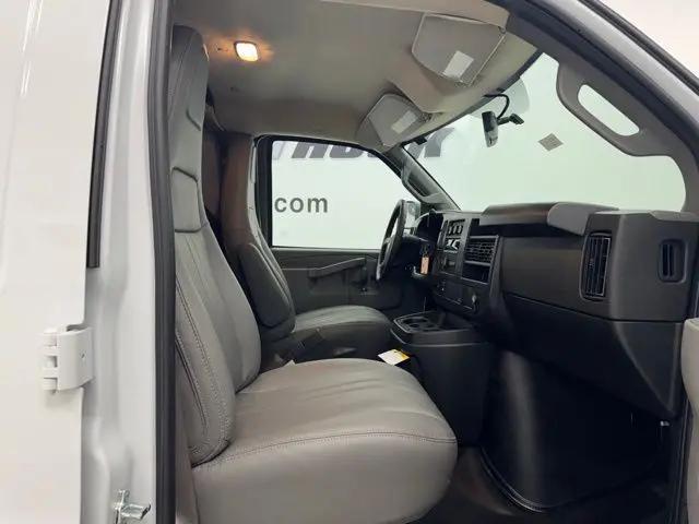 2026 Chevrolet Express Cargo Van 2500 Regular Wheelbase, WT, RWD