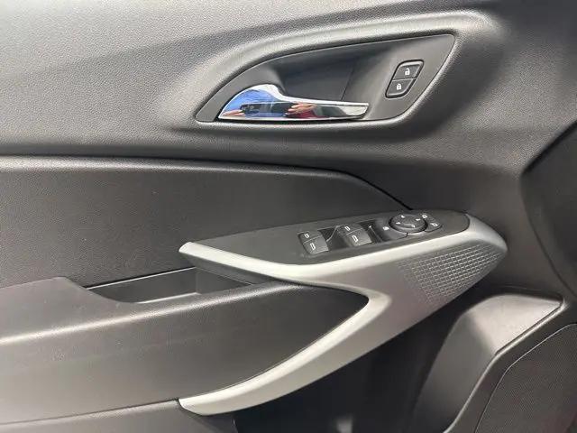 2026 Chevrolet Trax FWD LS