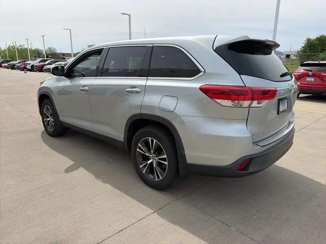 2019 Toyota Highlander LE