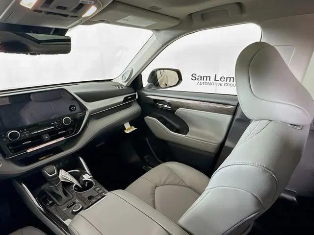 2026 Toyota Highlander Platinum