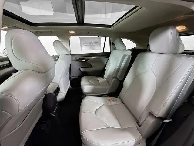 2026 Toyota Highlander Platinum
