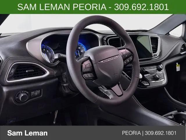 2027 Chrysler Pacifica Limited