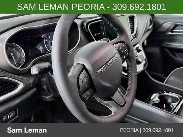 2027 Chrysler Pacifica Limited