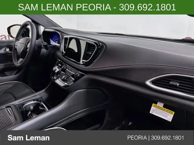 2027 Chrysler Pacifica Limited
