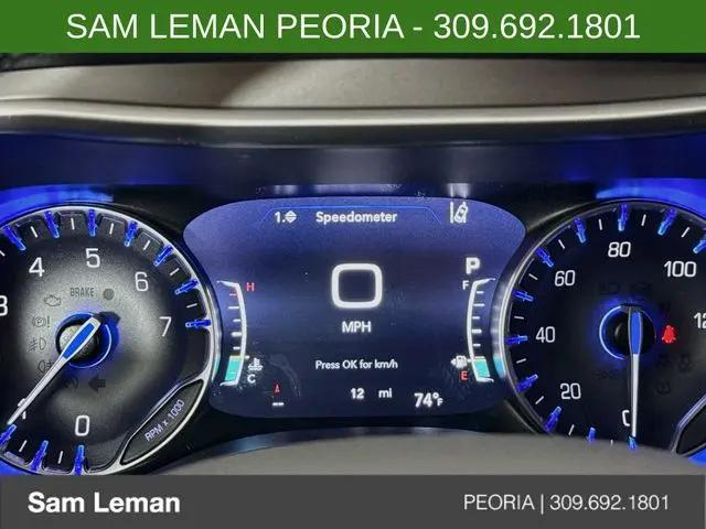 2027 Chrysler Pacifica Select