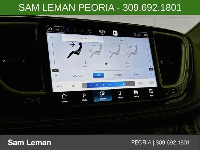 2027 Chrysler Pacifica Select