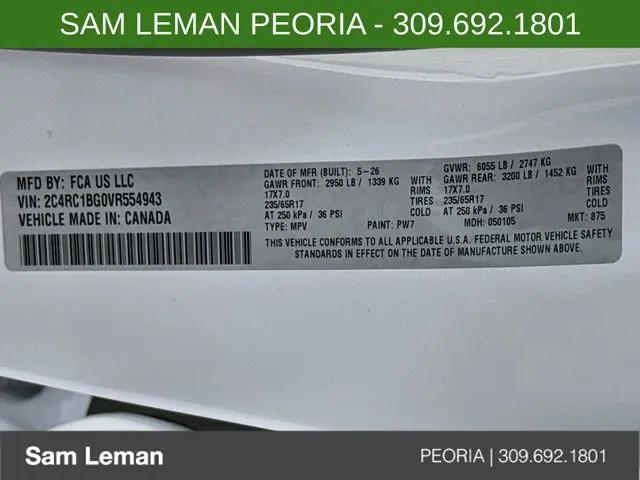 2027 Chrysler Pacifica Select