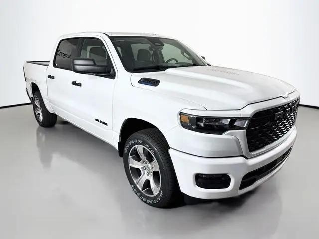 2026 Ram 1500 Express Crew Cab 4x4 5'7" Box for sale in Bloomington, IL