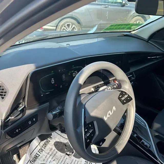 2023 Kia Niro LX