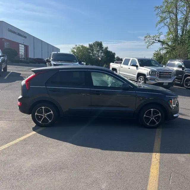 2023 Kia Niro LX
